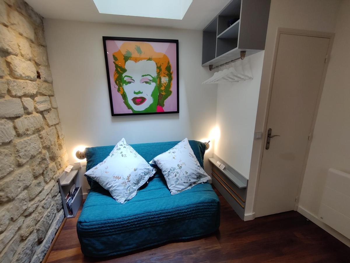Romantic Tiny House Inside Montmartre Paris Dış mekan fotoğraf