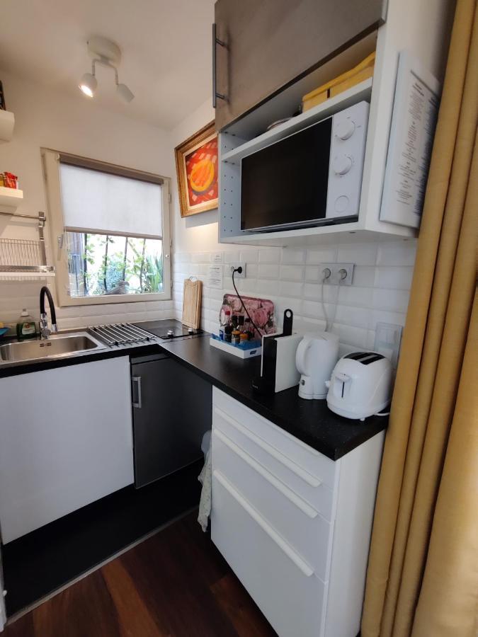 Romantic Tiny House Inside Montmartre Paris Dış mekan fotoğraf
