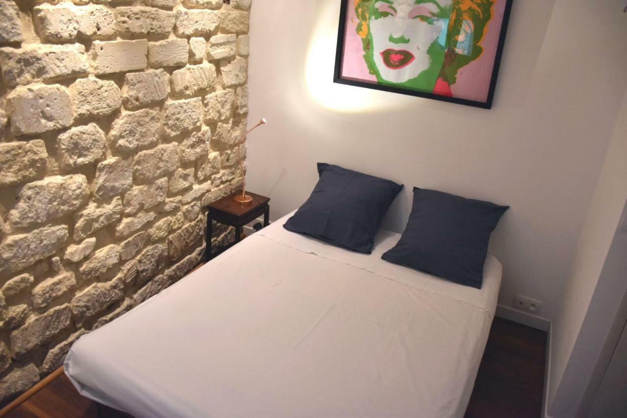 Romantic Tiny House Inside Montmartre Paris Dış mekan fotoğraf